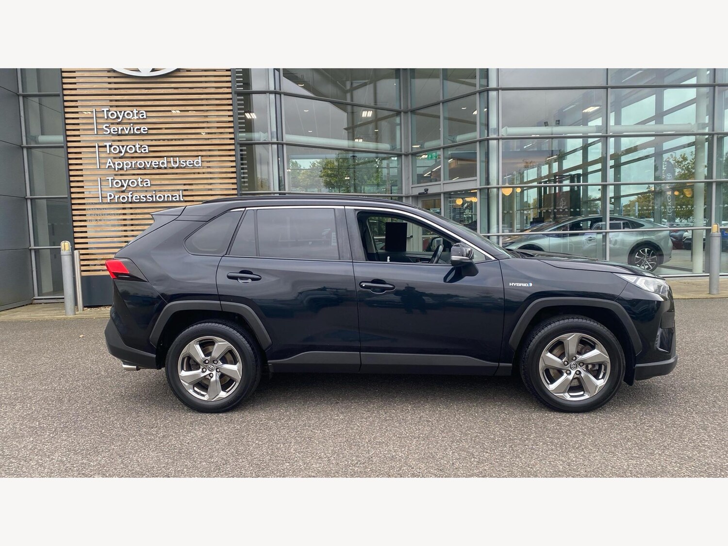 Used Toyota RAV4 2019 for sale - 76702003: Photo 18