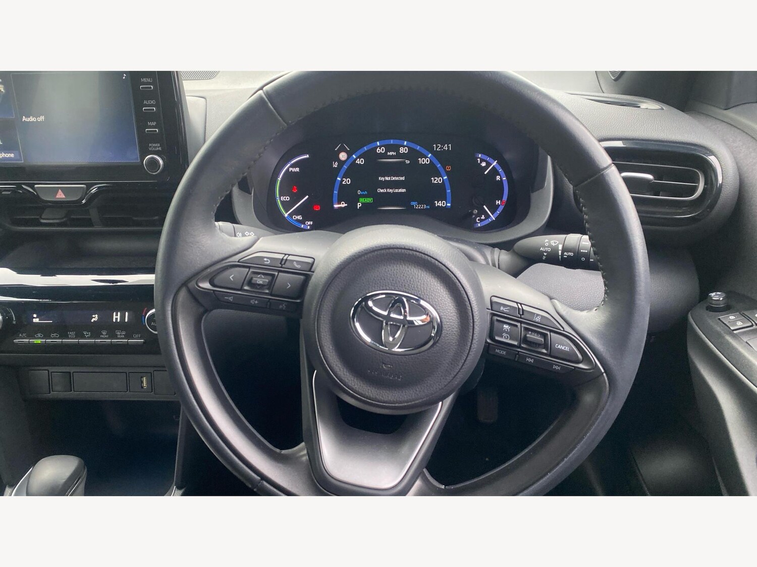 Used Toyota Yaris Cross 2023 for sale - 77229456: Photo 10