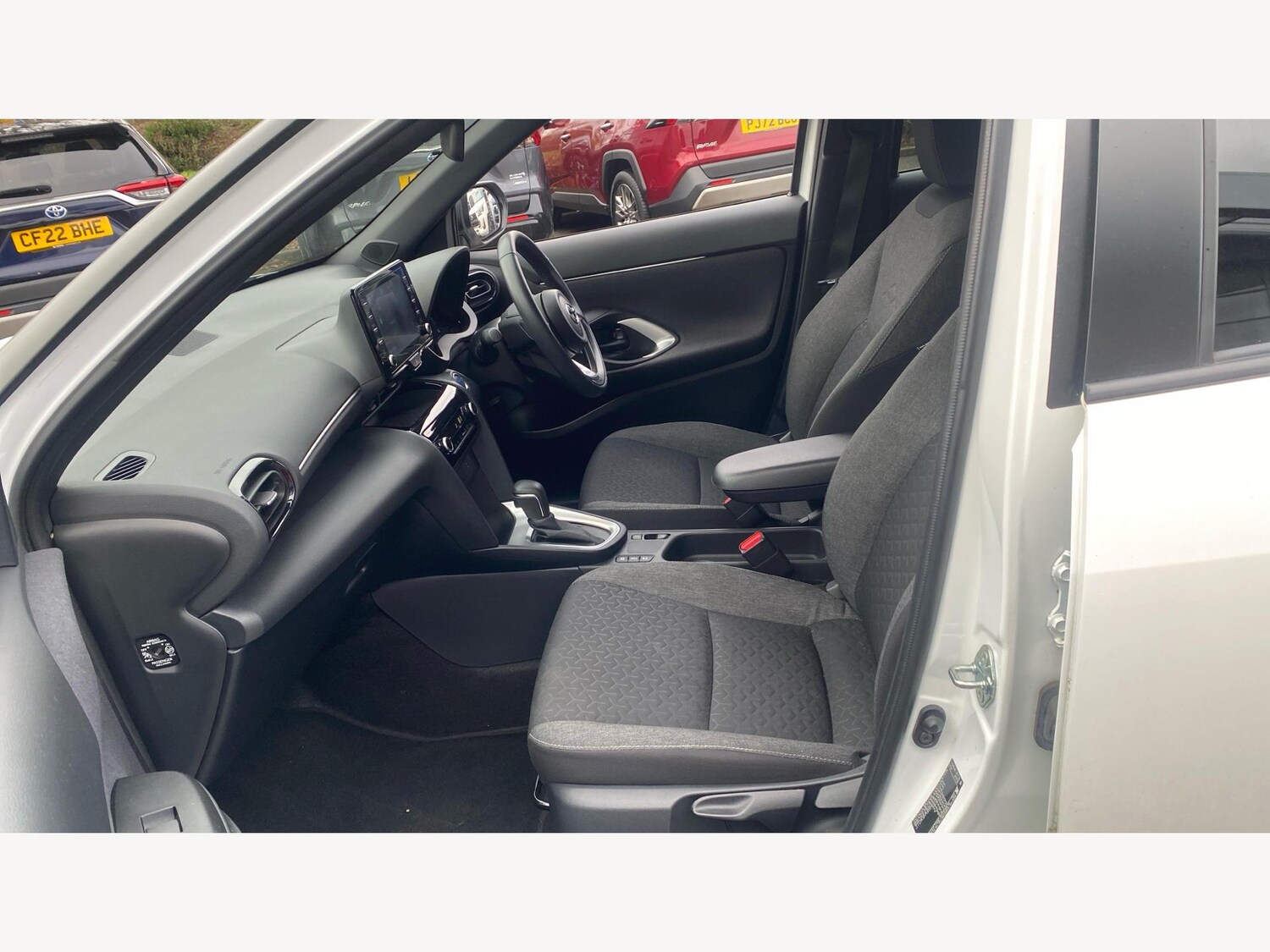 Used Toyota Yaris Cross 2023 for sale - 77229456: Photo 12