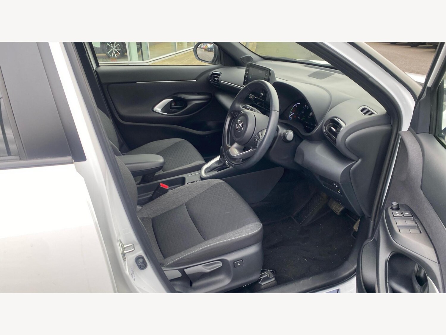 Used Toyota Yaris Cross 2023 for sale - 77229456: Photo 13