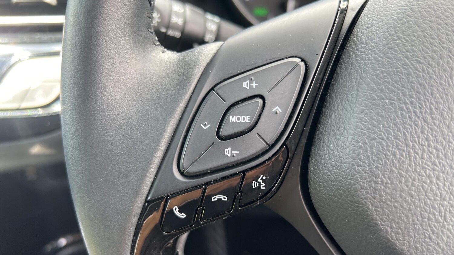 Used Toyota C-HR 2020 for sale - 77066489: Photo 43