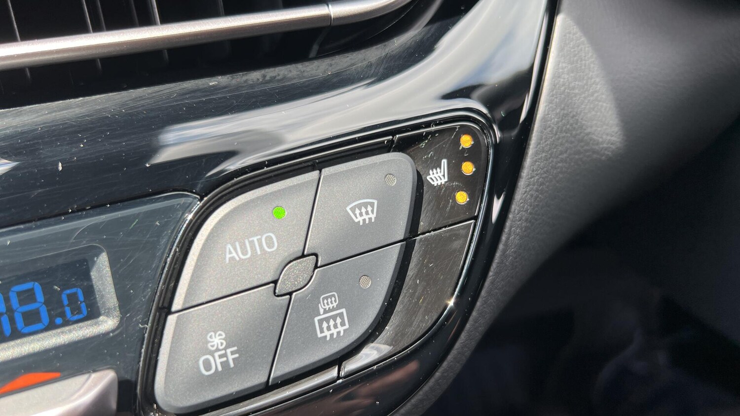 Used Toyota C-HR 2020 for sale - 77066489: Photo 45