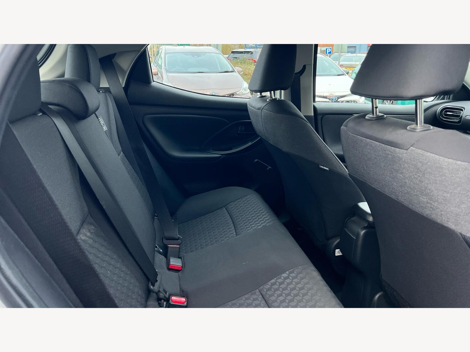 Used Toyota Yaris 2024 for sale - 77574108: Photo 14