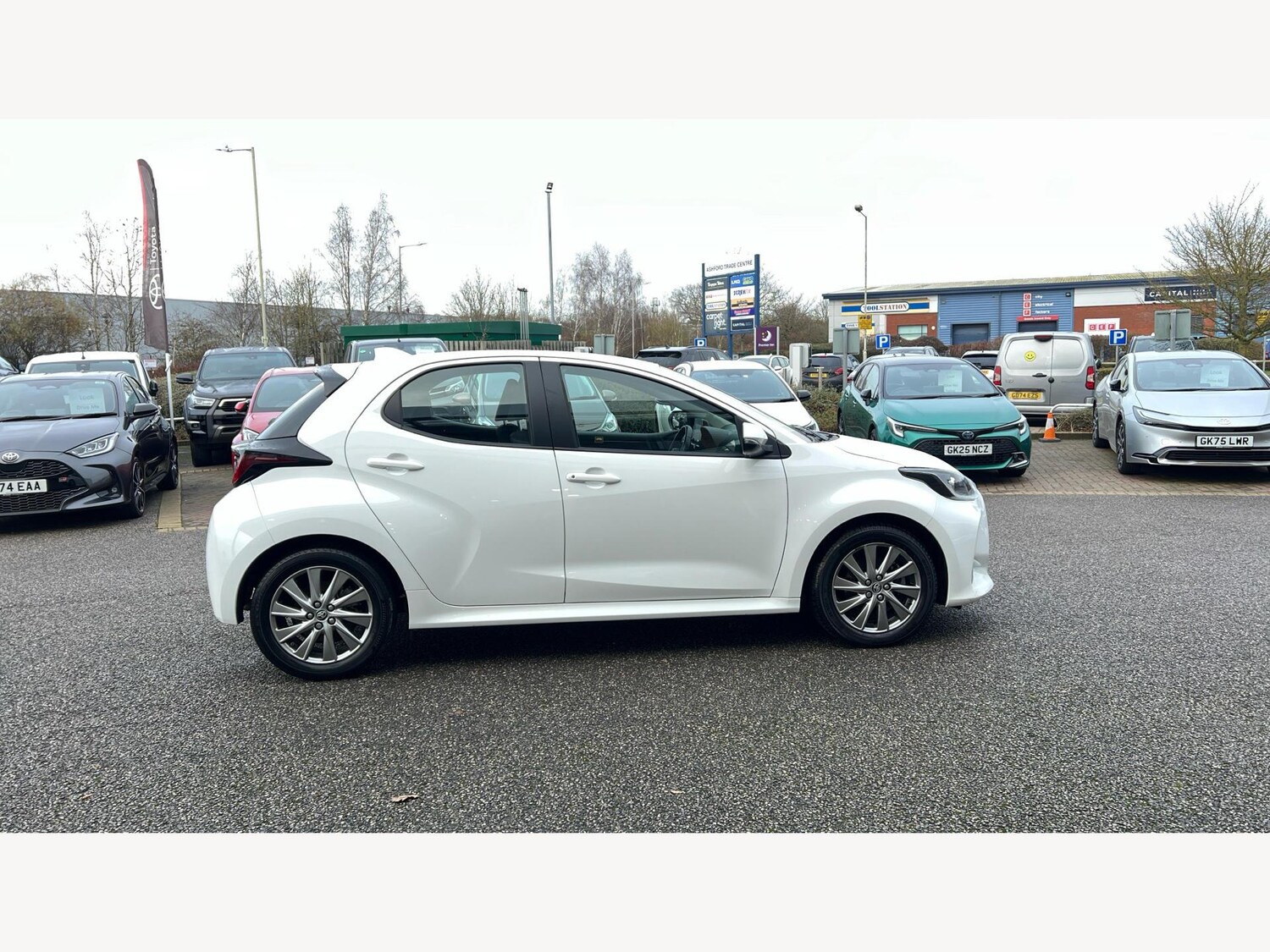 Used Toyota Yaris 2024 for sale - 77574108: Photo 18