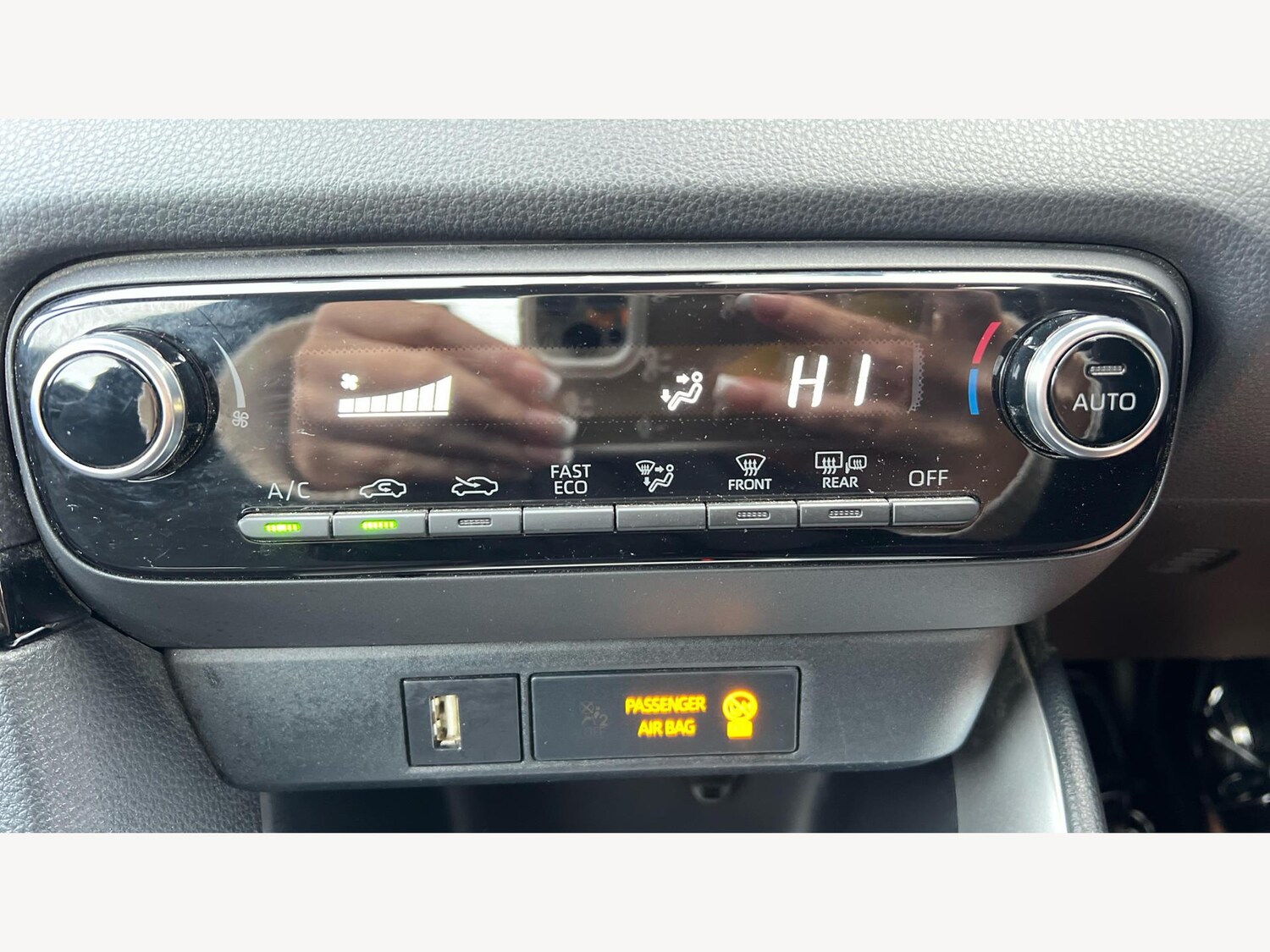 Used Toyota Yaris 2024 for sale - 77574108: Photo 23