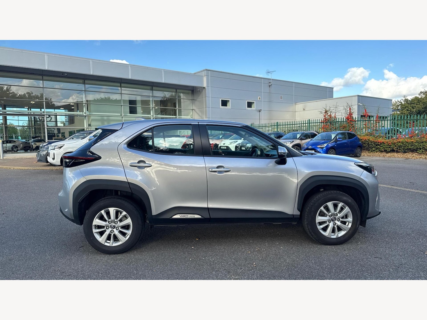 Used Toyota Yaris Cross 2023 for sale - 76042500: Photo 18