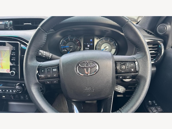 Used Toyota Hilux 2023 for sale - 74598302: Photo 10