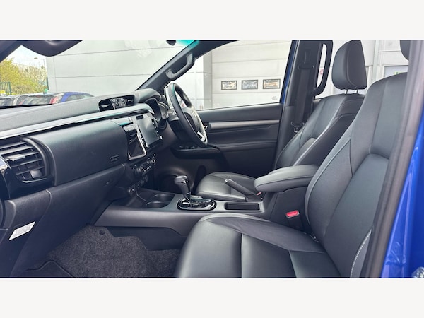 Used Toyota Hilux 2023 for sale - 74598302: Photo 12