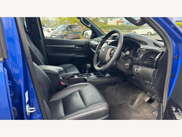 Used Toyota Hilux 2023 for sale - 74598302: Photo 13