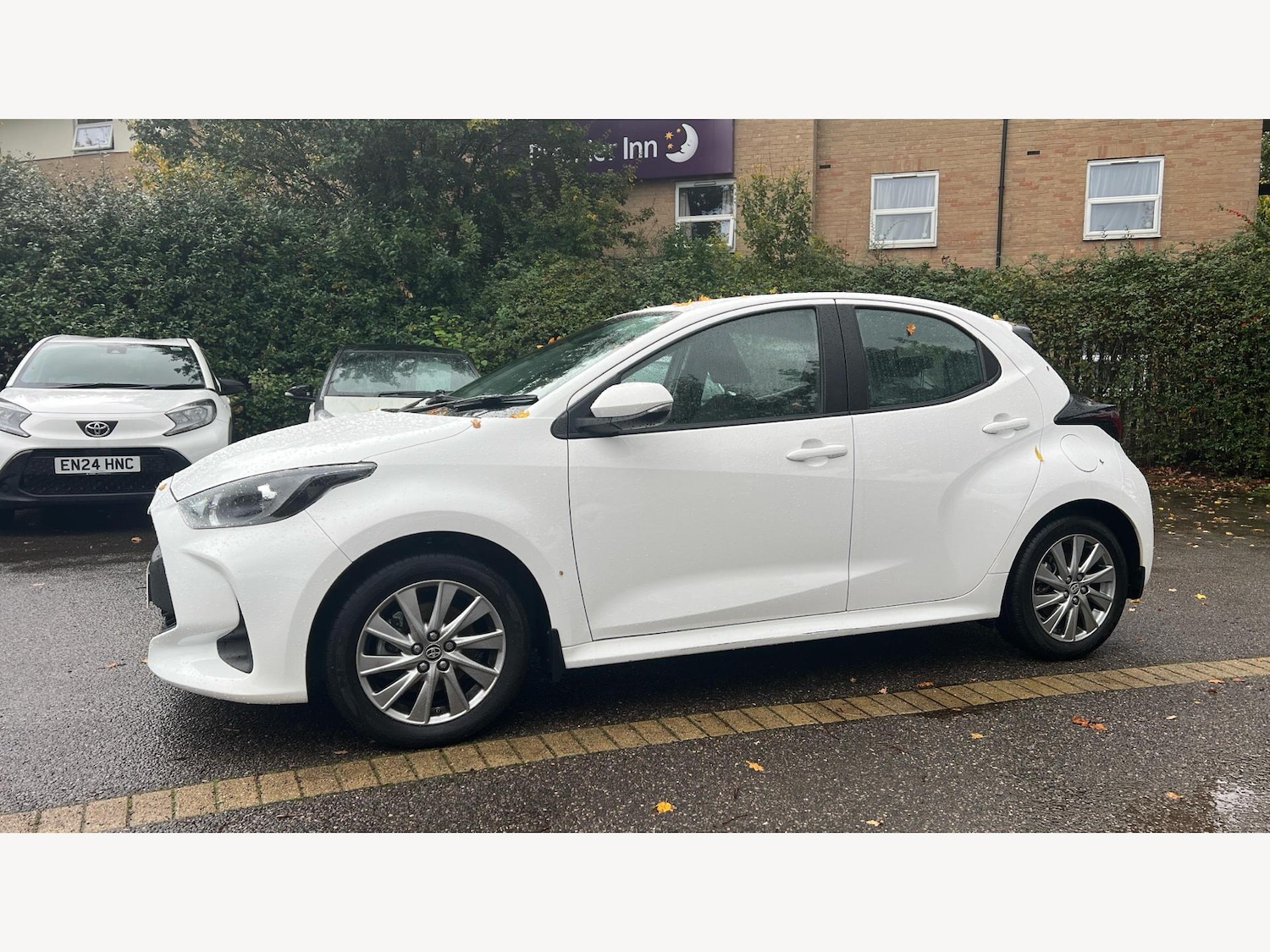 Used Toyota Yaris 2022 for sale - 76572039: Photo 19