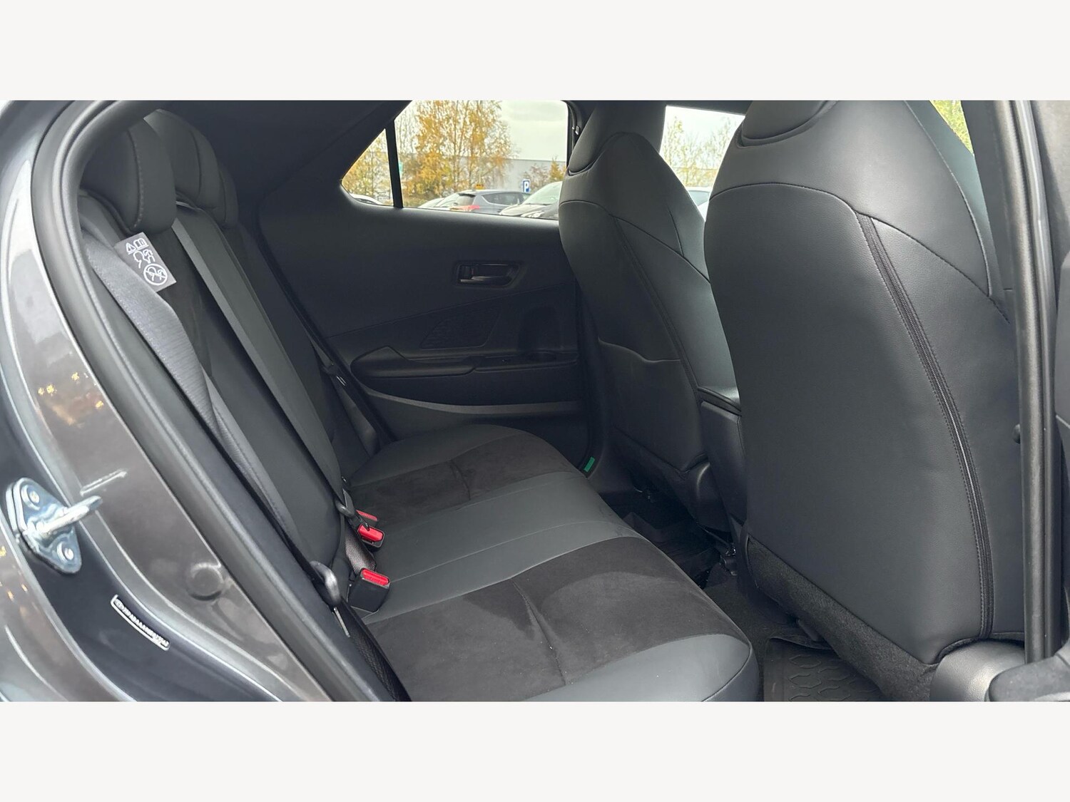 Used Toyota C-HR 2025 for sale - 76361537: Photo 14