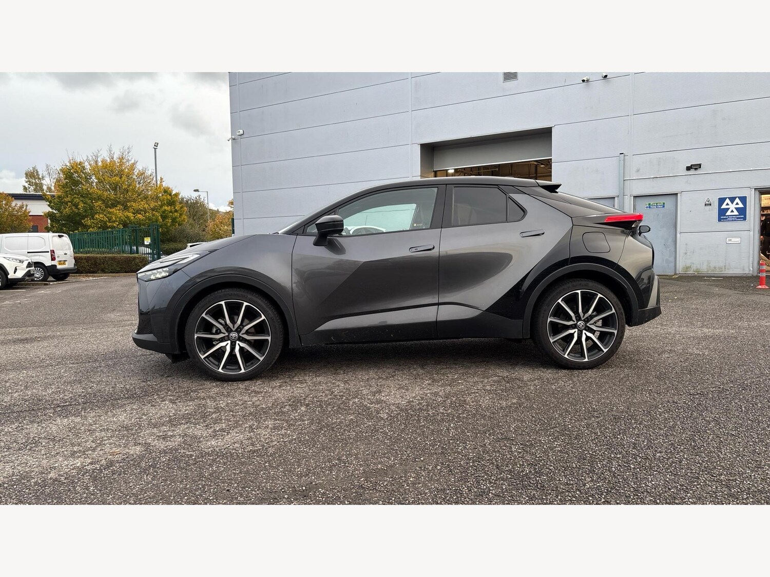 Used Toyota C-HR 2025 for sale - 76361537: Photo 19
