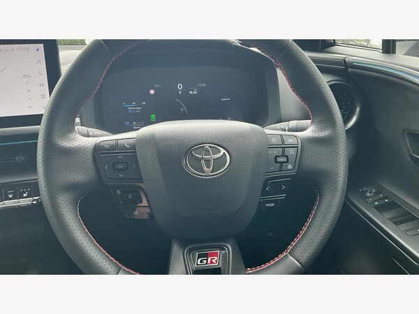 Used Toyota C-HR 2024 for sale - 76189327: Photo 10