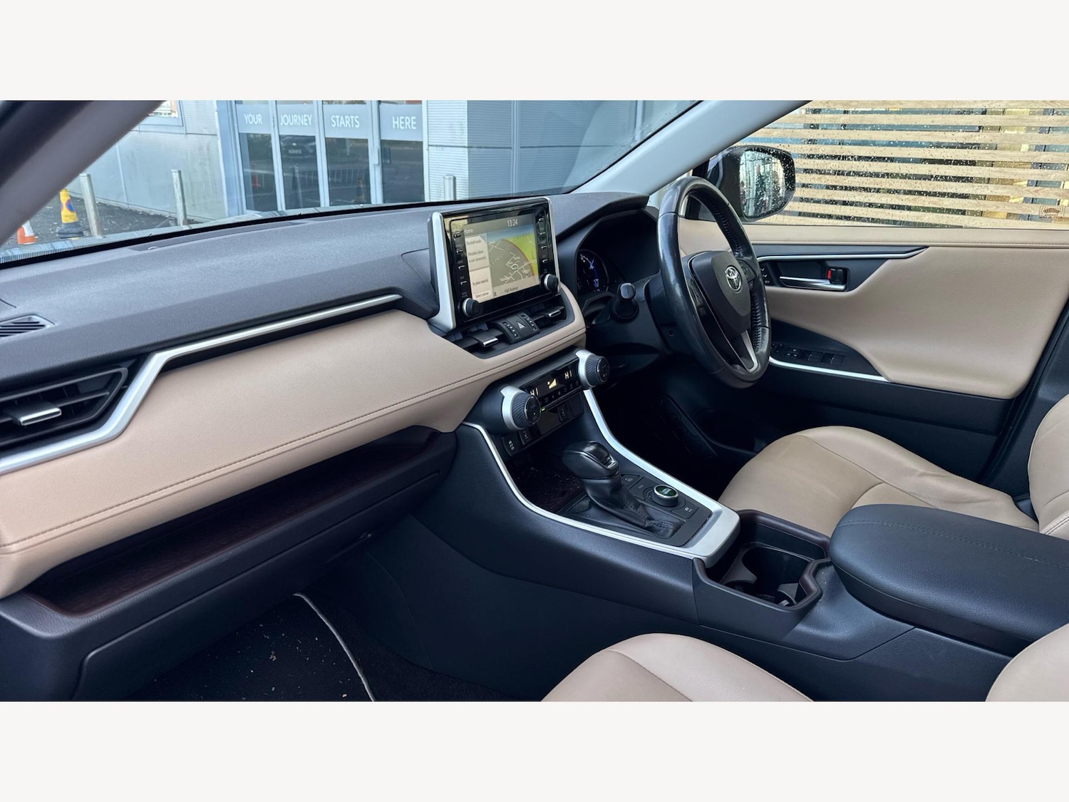 Used Toyota RAV4 2019 for sale - 76742295: Photo 12