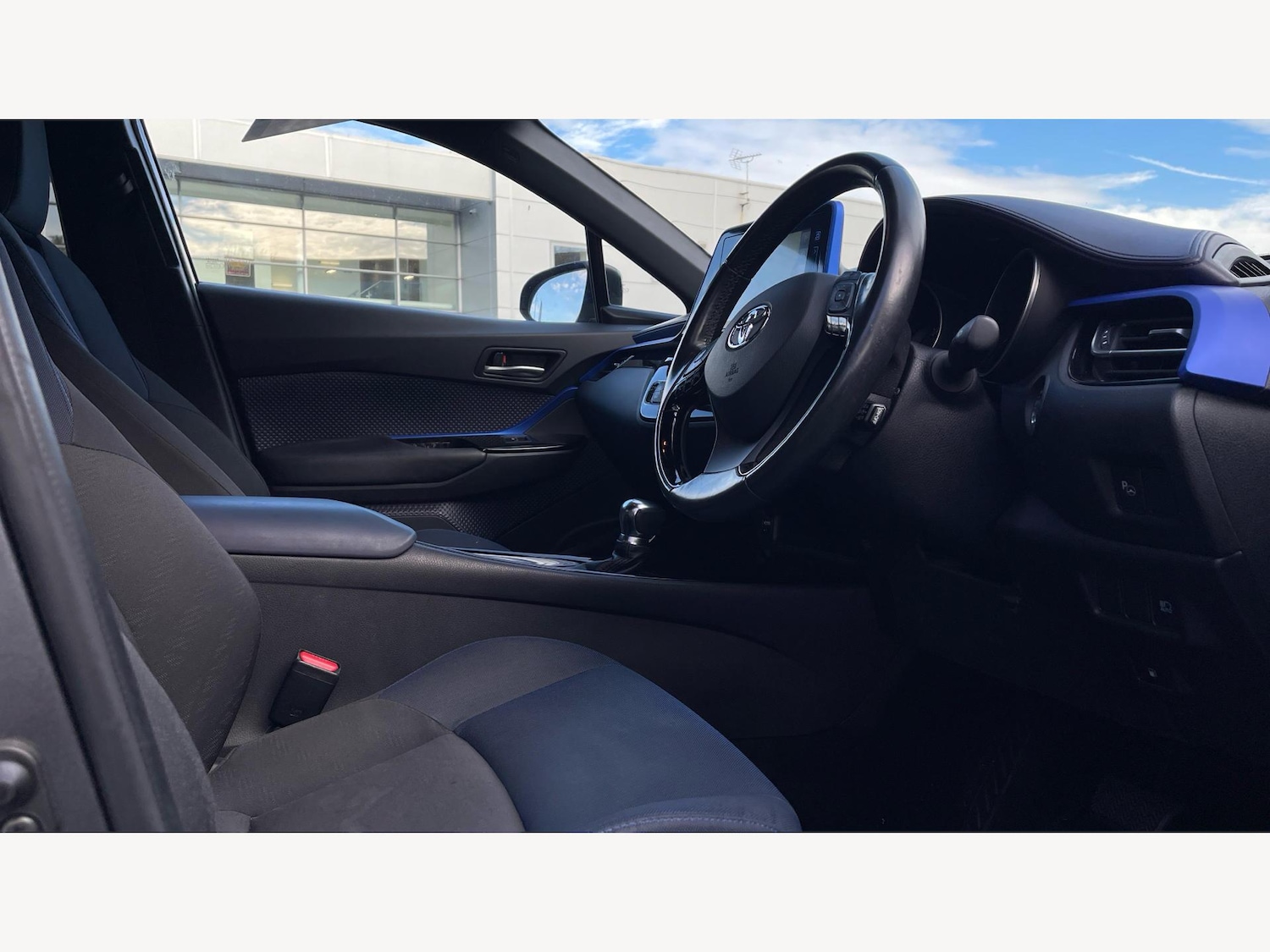 Used Toyota C-HR 2018 for sale - 76866374: Photo 13
