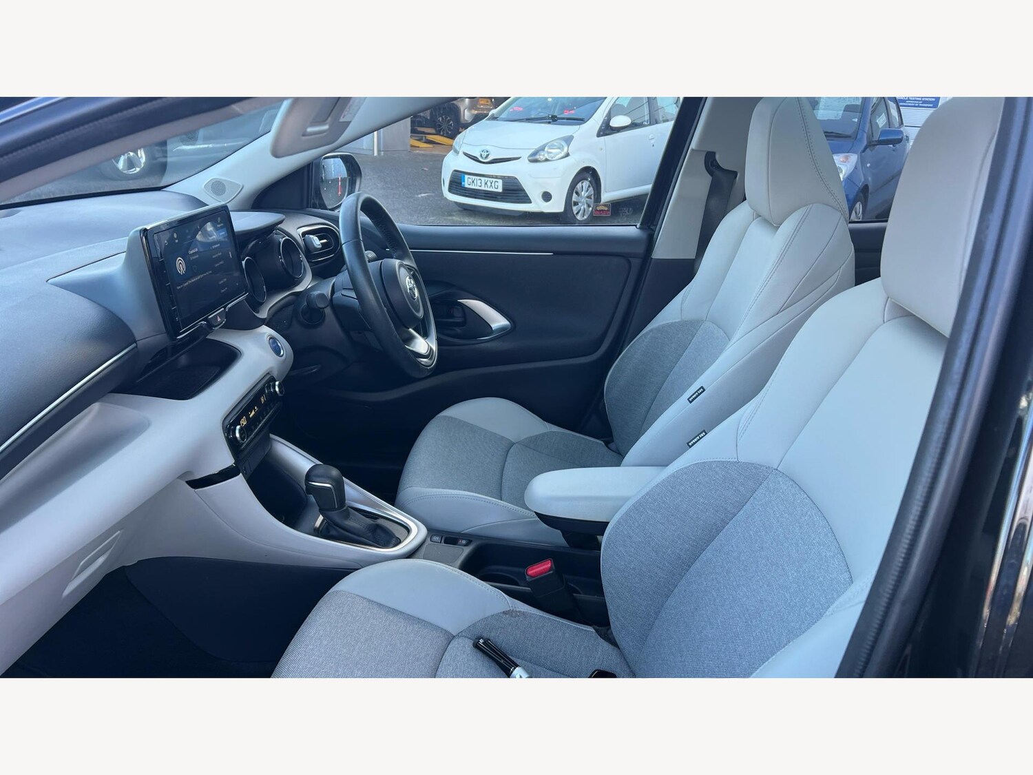 Used Toyota Yaris for sale - 77940146: Photo 12