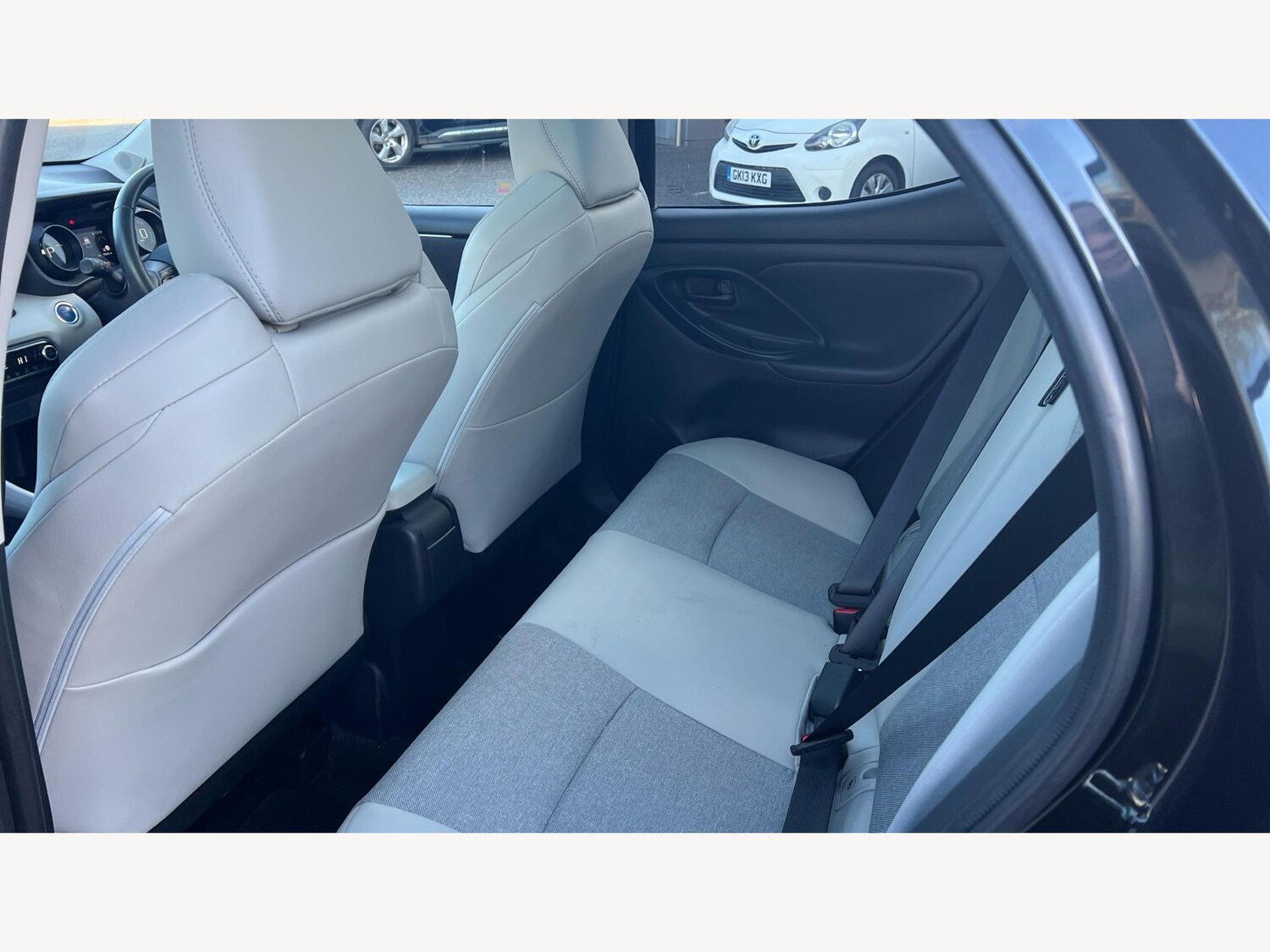 Used Toyota Yaris for sale - 77940146: Photo 15