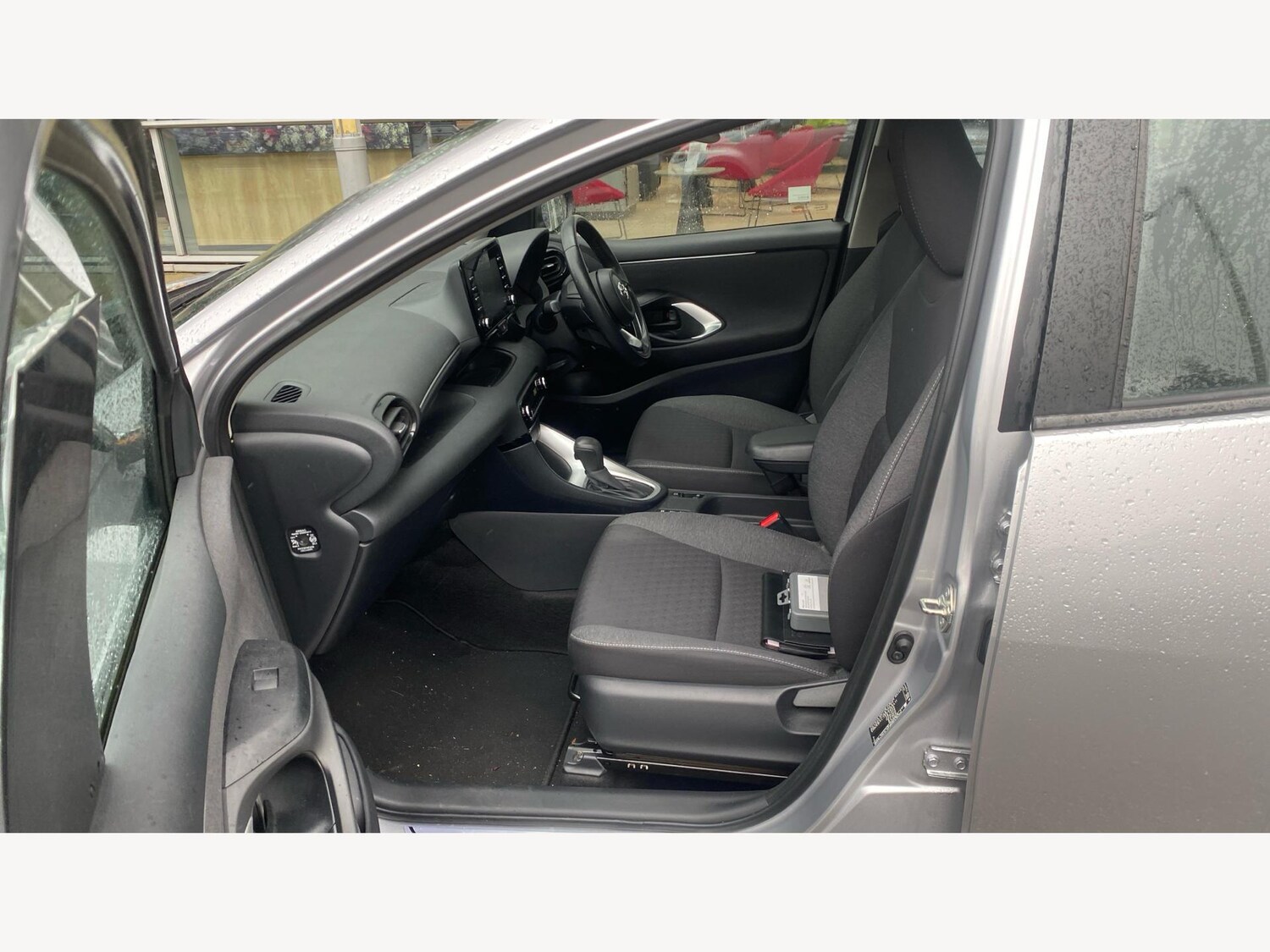 Used Toyota Yaris 2022 for sale - 76573203: Photo 12