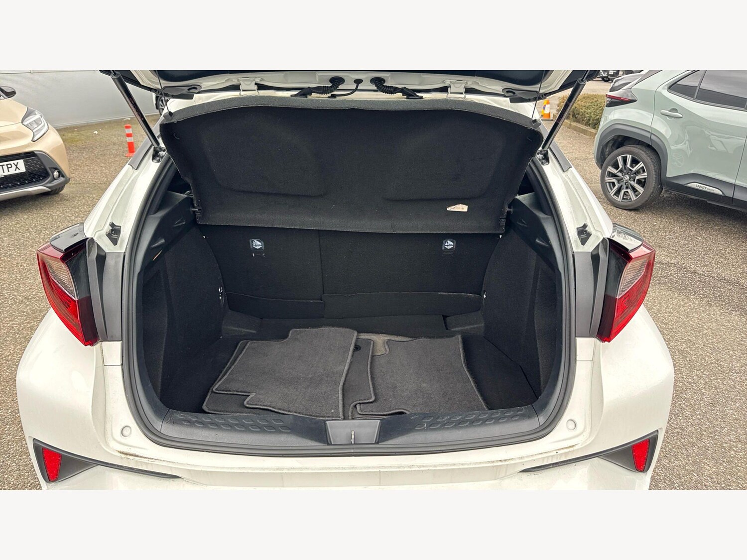 Used Toyota C-HR 2022 for sale - 77940316: Photo 16