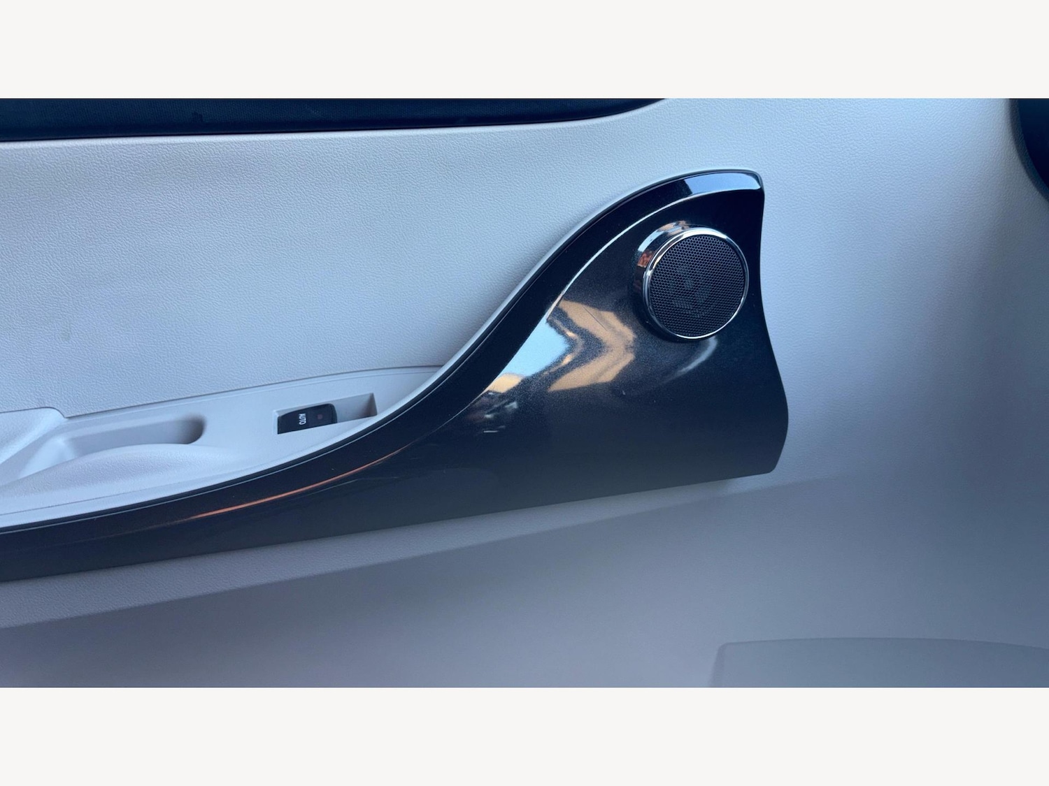 Used Toyota IQ 2013 for sale - 77573778: Photo 28