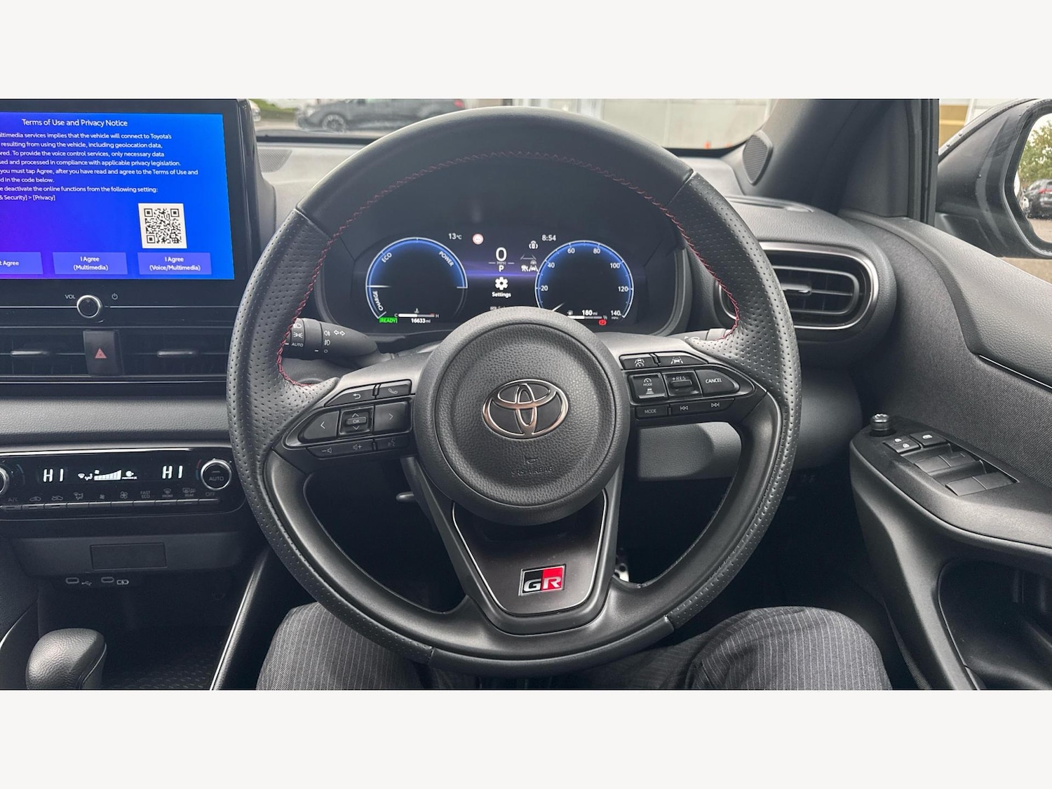 Used Toyota Yaris 2024 for sale - 76485431: Photo 8