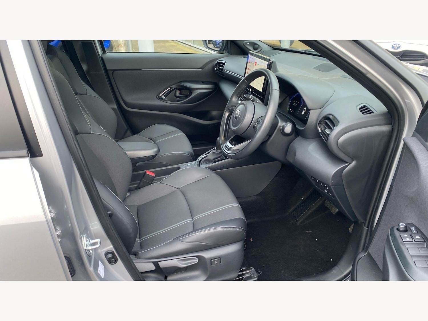 Used Toyota Yaris Cross 2024 for sale - 77940523: Photo 13