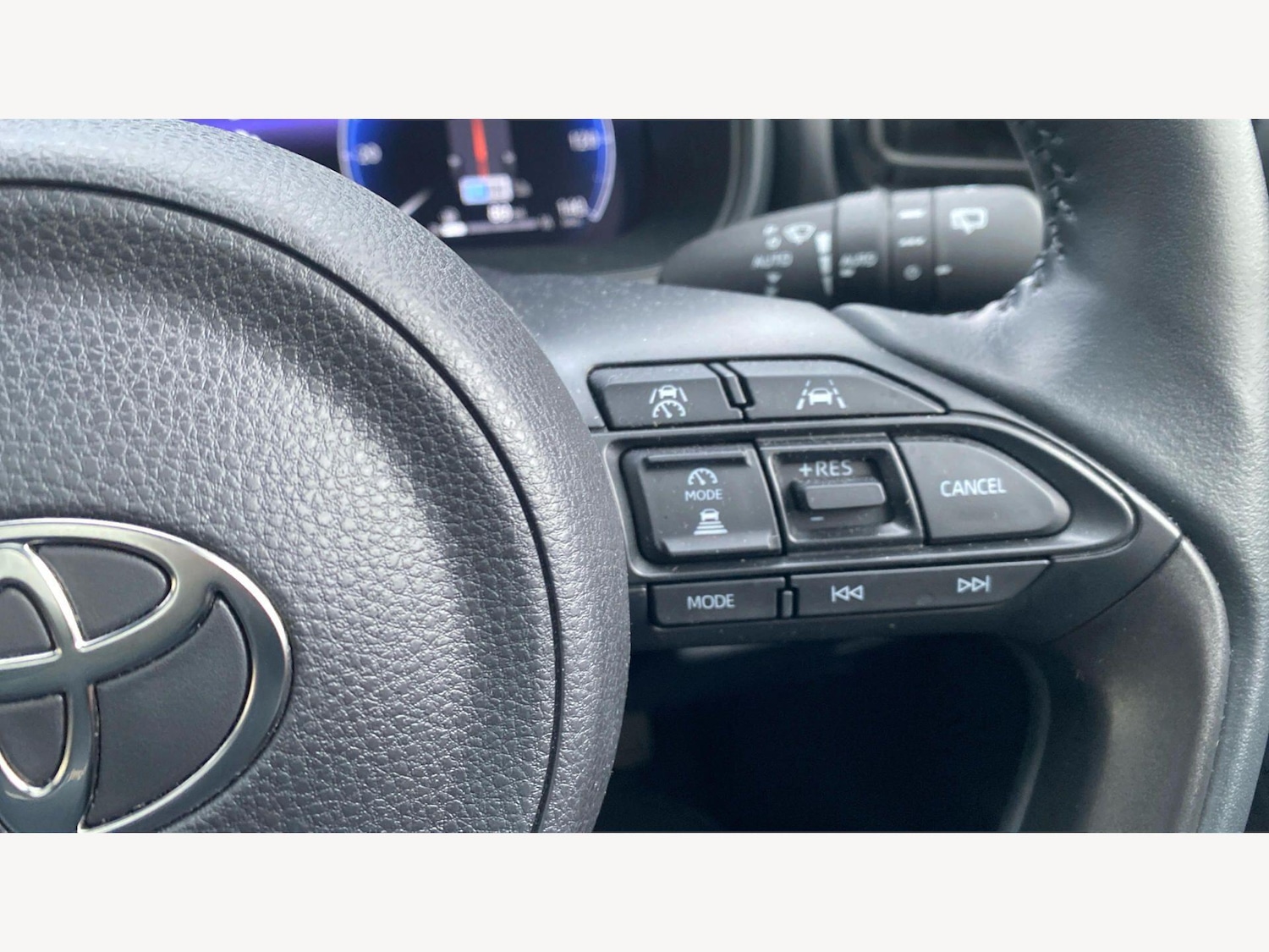 Used Toyota Yaris Cross 2024 for sale - 77940523: Photo 24