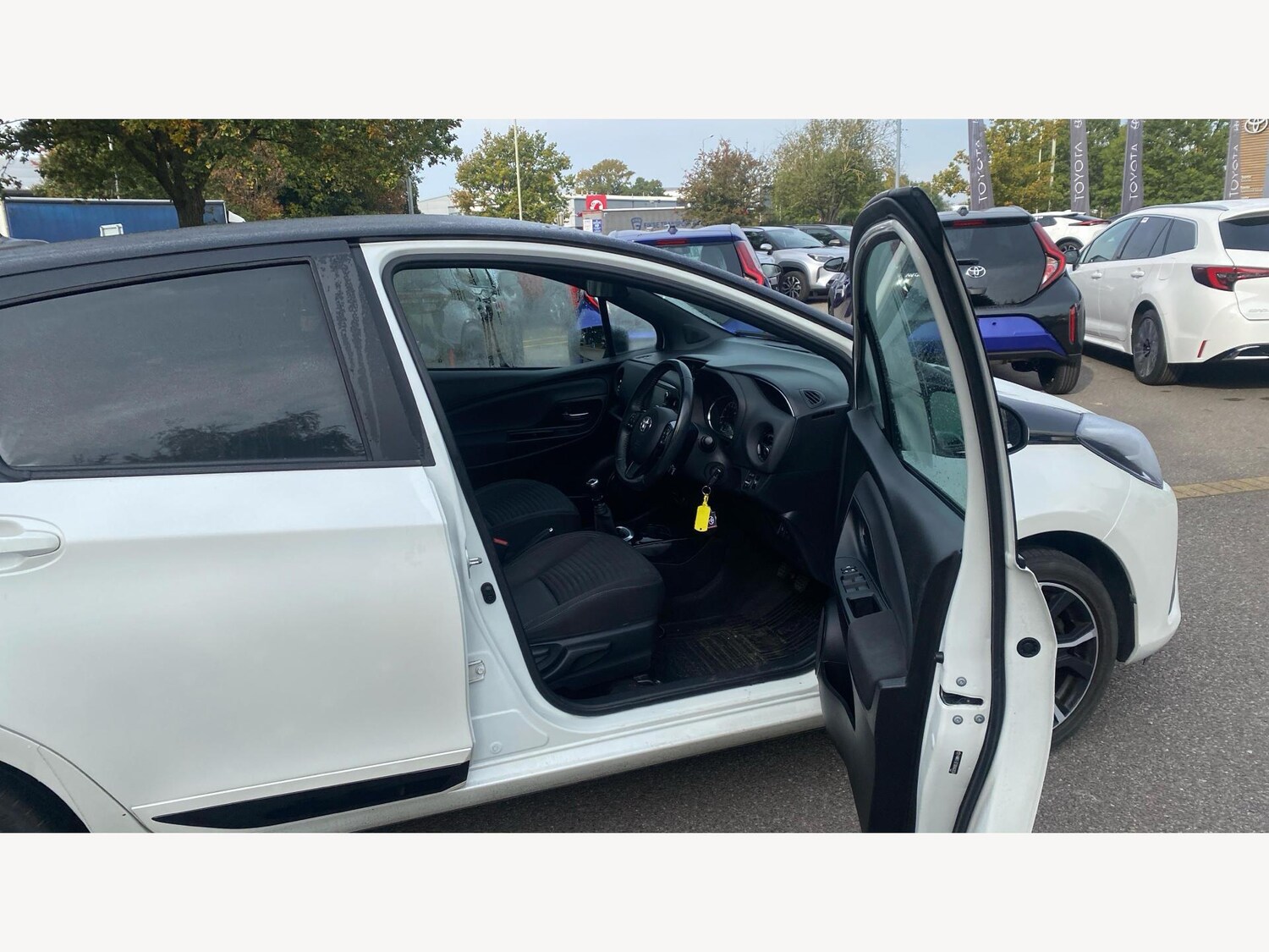 Used Toyota Yaris 2017 for sale - 76060654: Photo 13