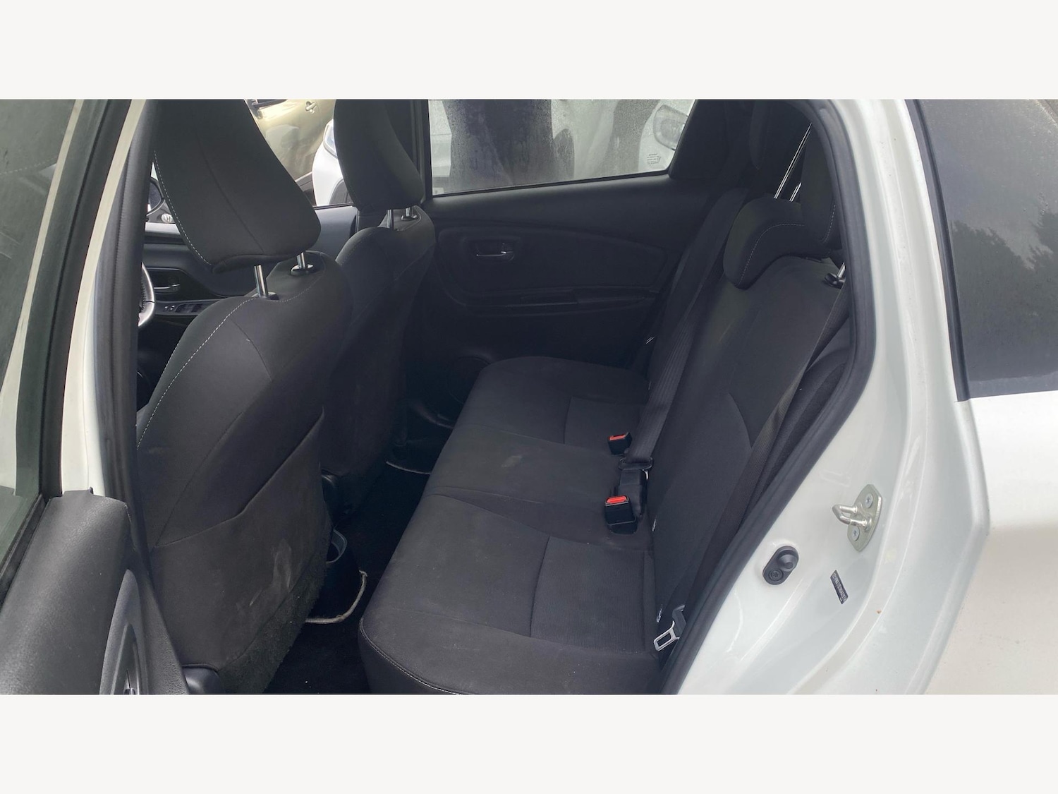 Used Toyota Yaris 2017 for sale - 76060654: Photo 15