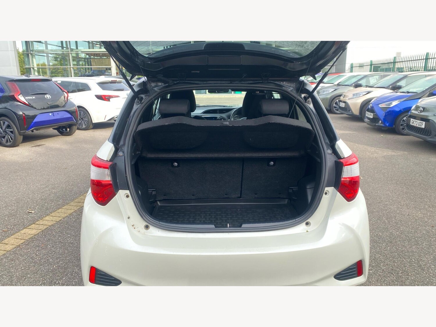 Used Toyota Yaris 2017 for sale - 76060654: Photo 16