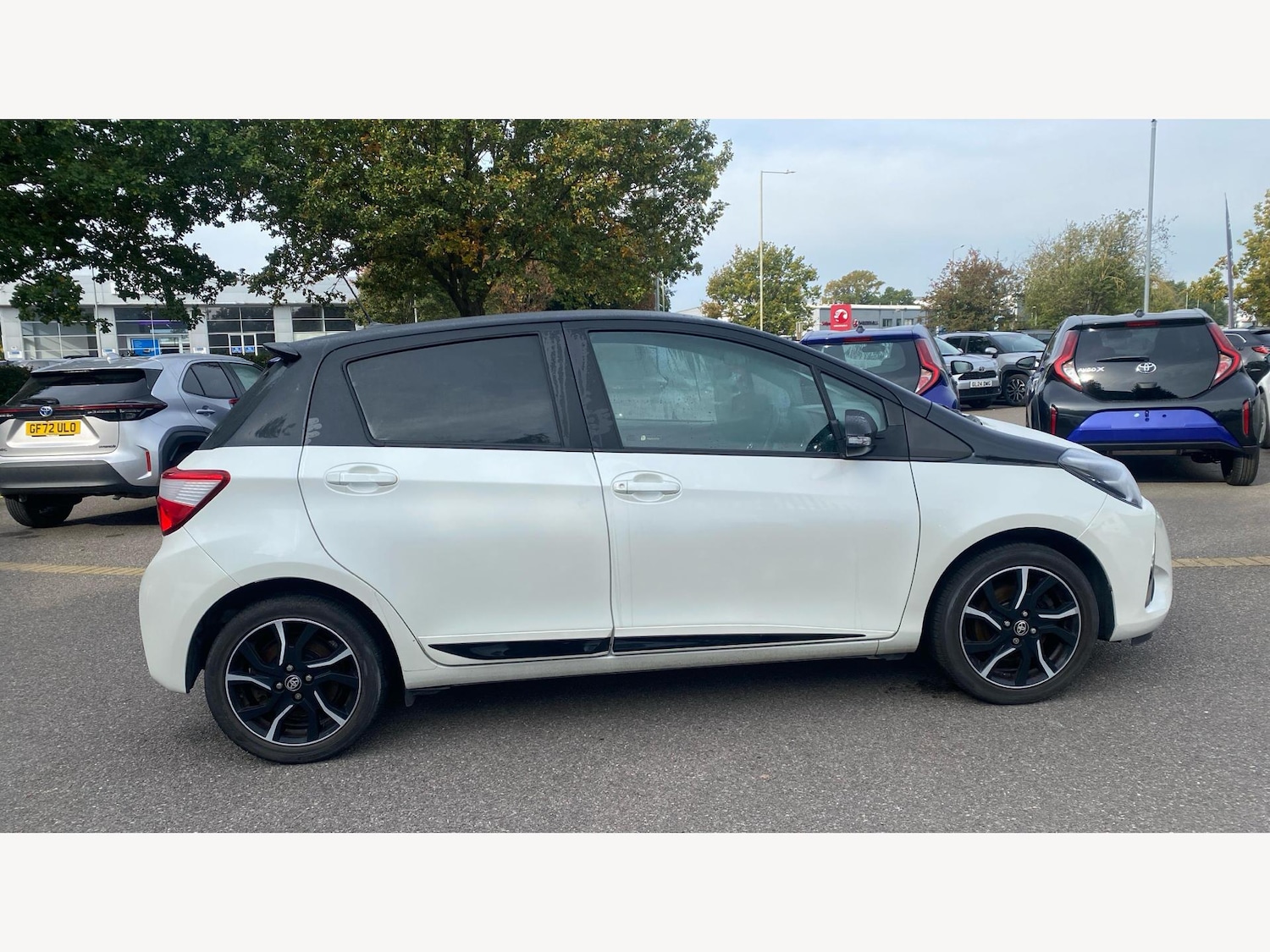 Used Toyota Yaris 2017 for sale - 76060654: Photo 18
