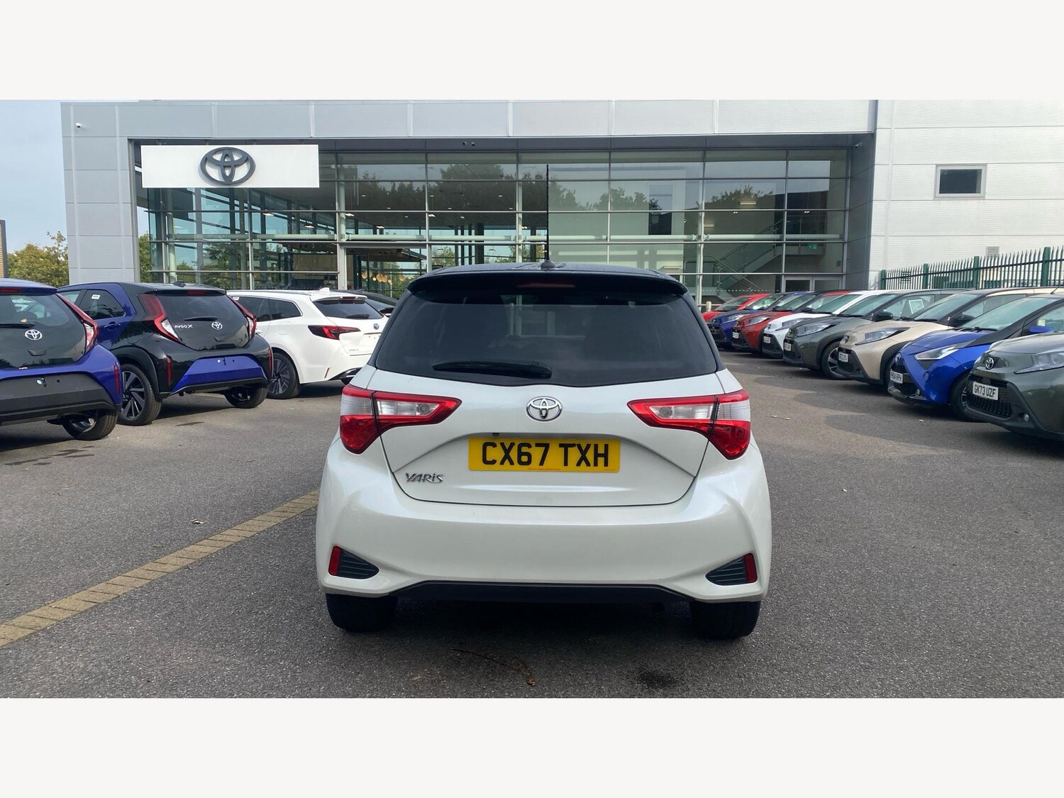 Used Toyota Yaris 2017 for sale - 76060654: Photo 21