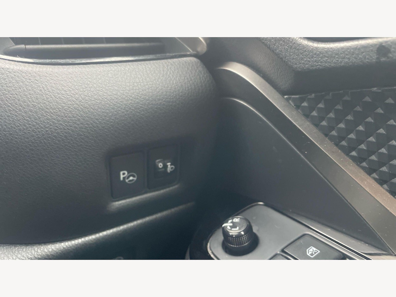 Used Toyota C-HR for sale - 77807757: Photo 23