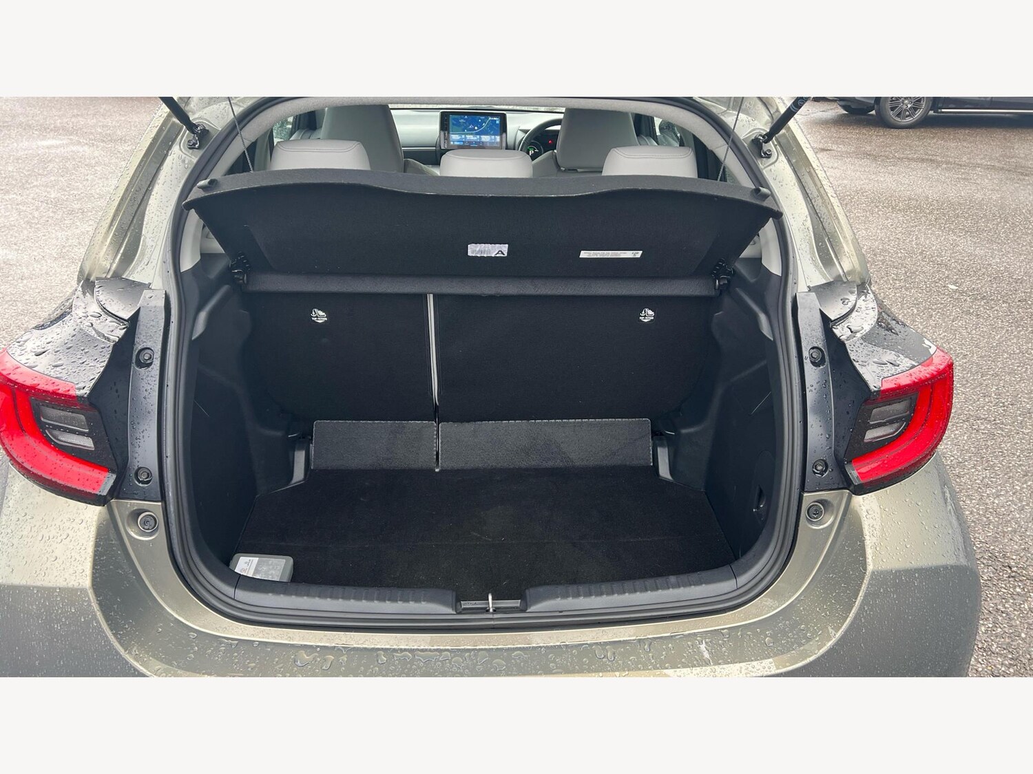 Used Toyota Yaris for sale - 77883560: Photo 16