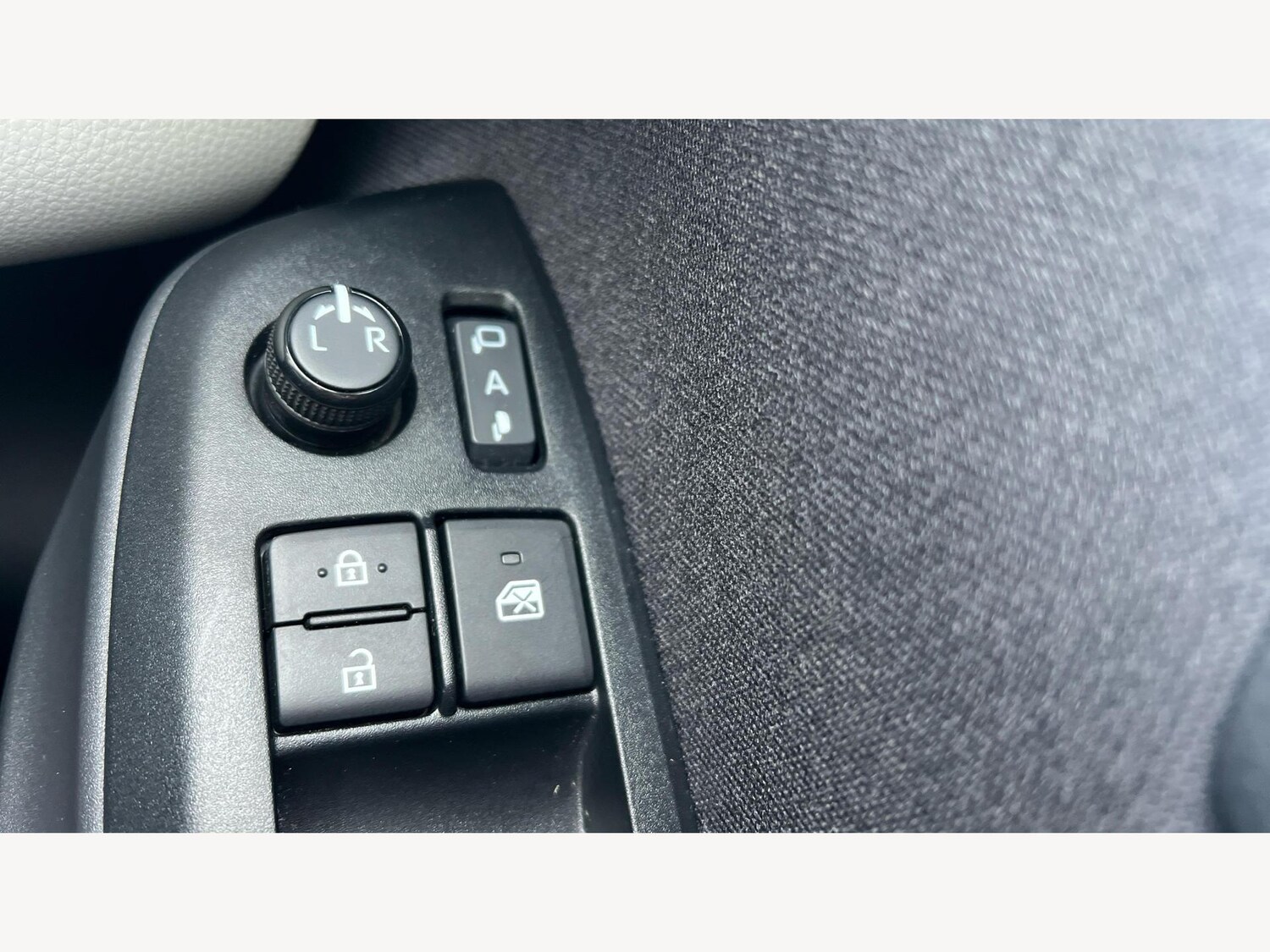 Used Toyota Yaris for sale - 77883560: Photo 29