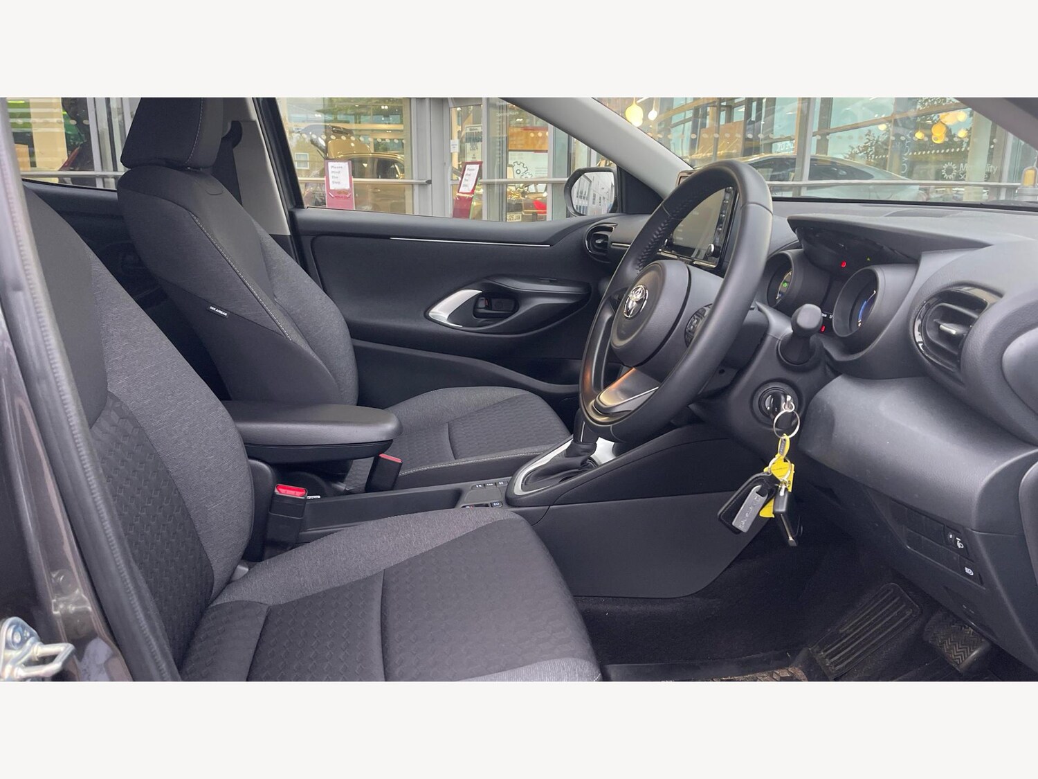 Used Toyota Yaris 2023 for sale - 76189764: Photo 13