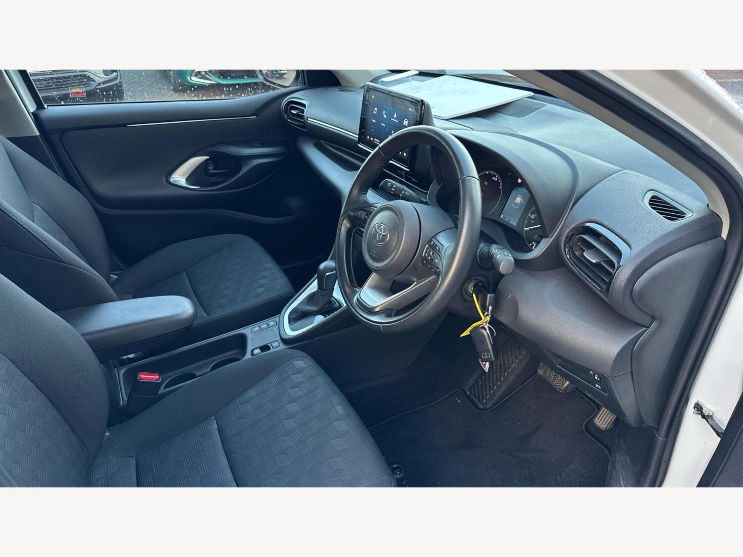 Used Toyota Yaris 2024 for sale - 76899354: Photo 13