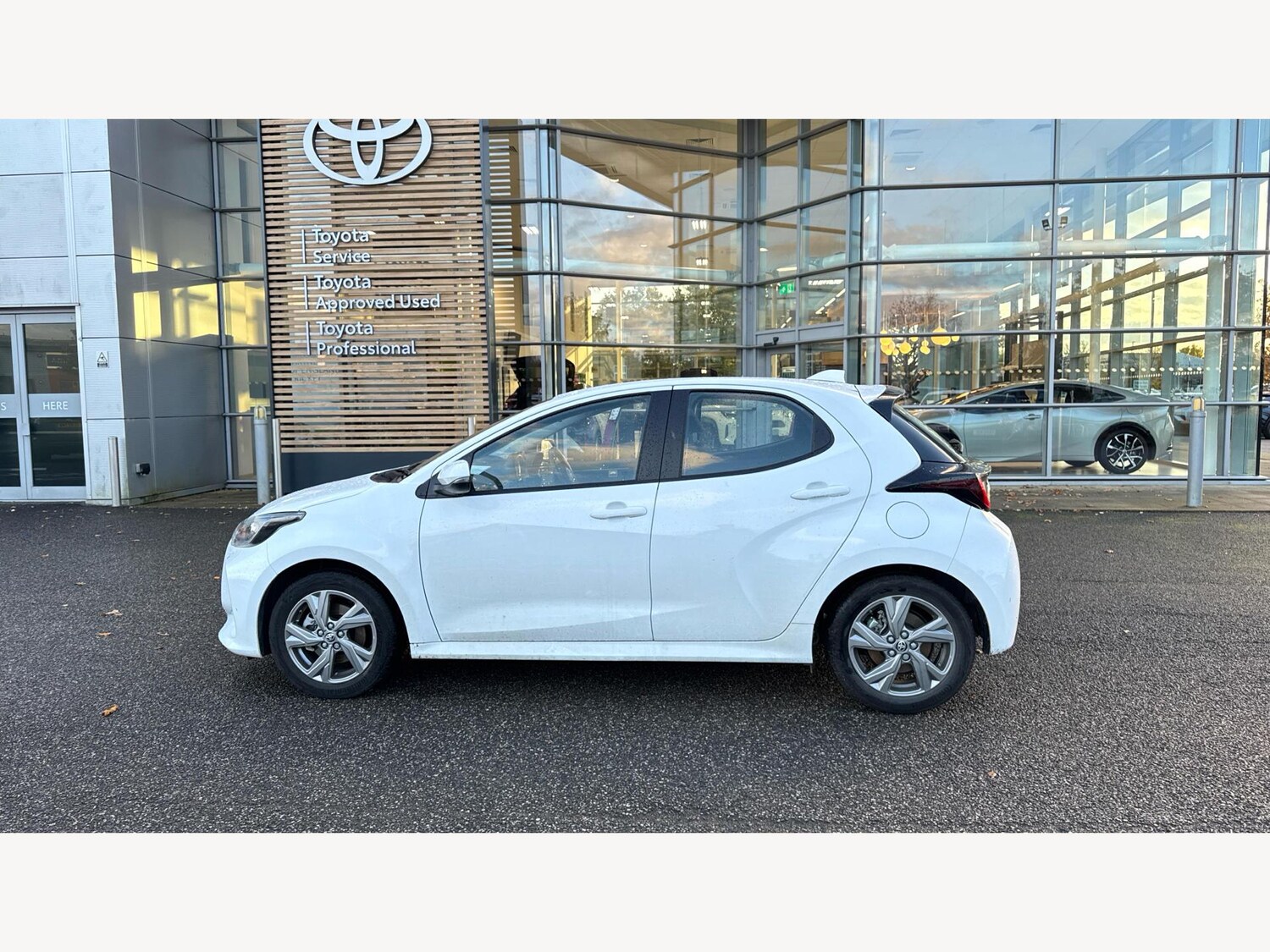 Used Toyota Yaris 2024 for sale - 76899354: Photo 19