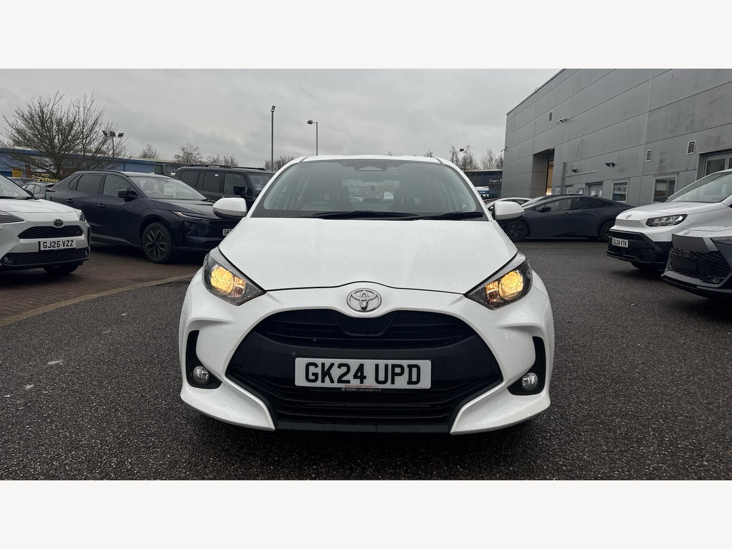 Used Toyota Yaris 2024 for sale - 77695981: Photo 17