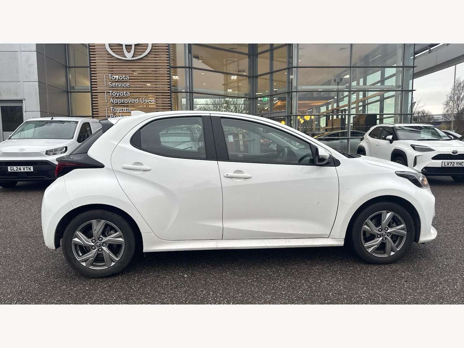 Used Toyota Yaris 2024 for sale - 77695981: Photo 18