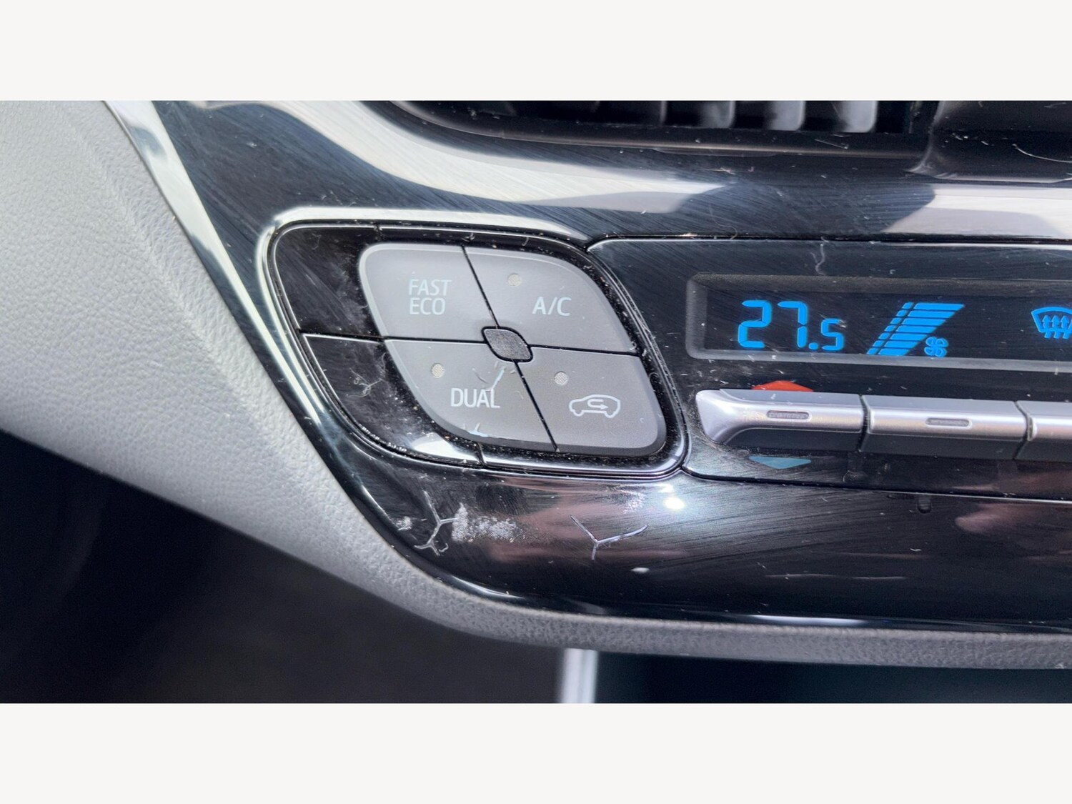Used Toyota C-HR 2022 for sale - 77175077: Photo 22