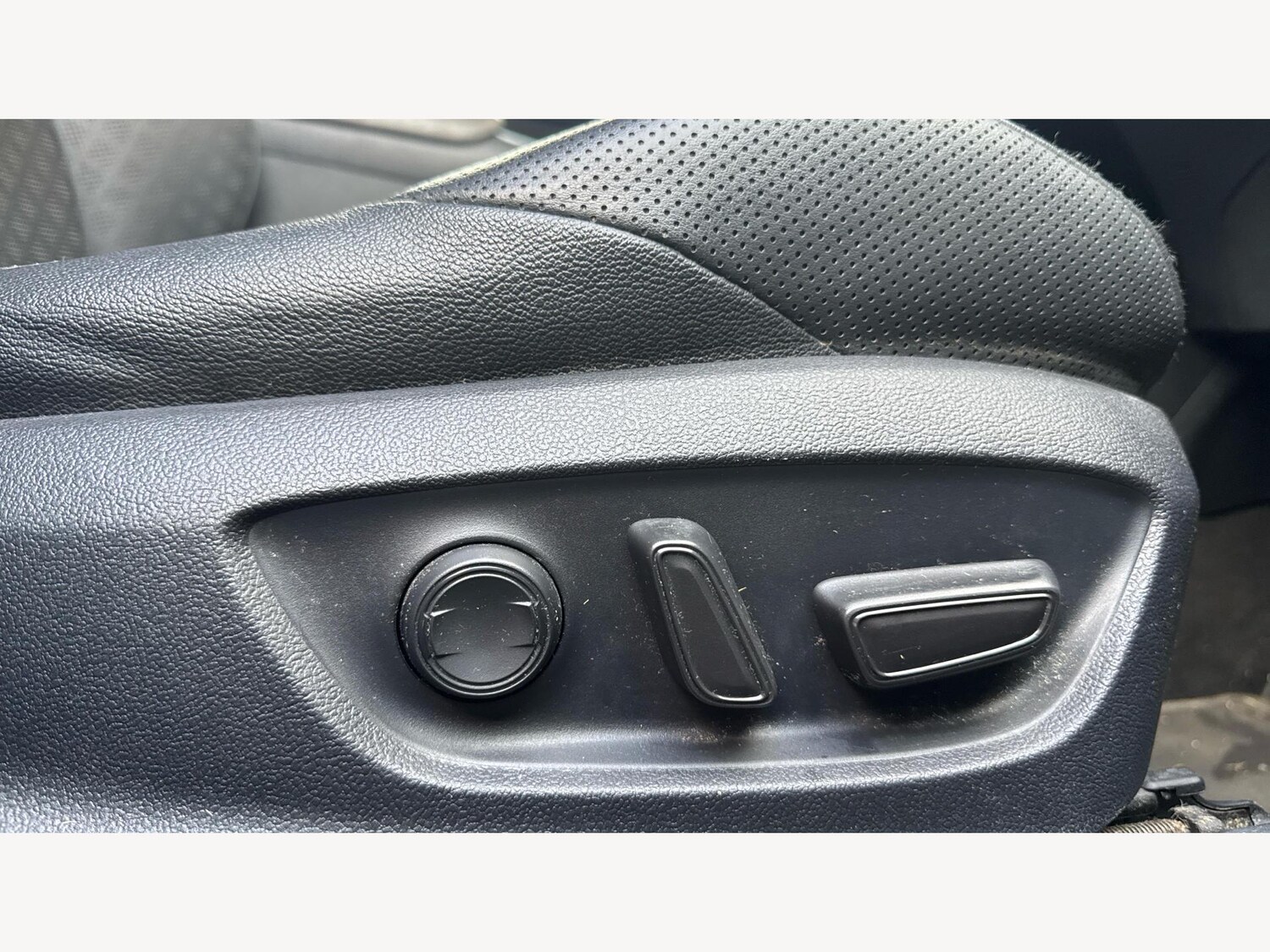 Used Toyota C-HR for sale - 77496717: Photo 27