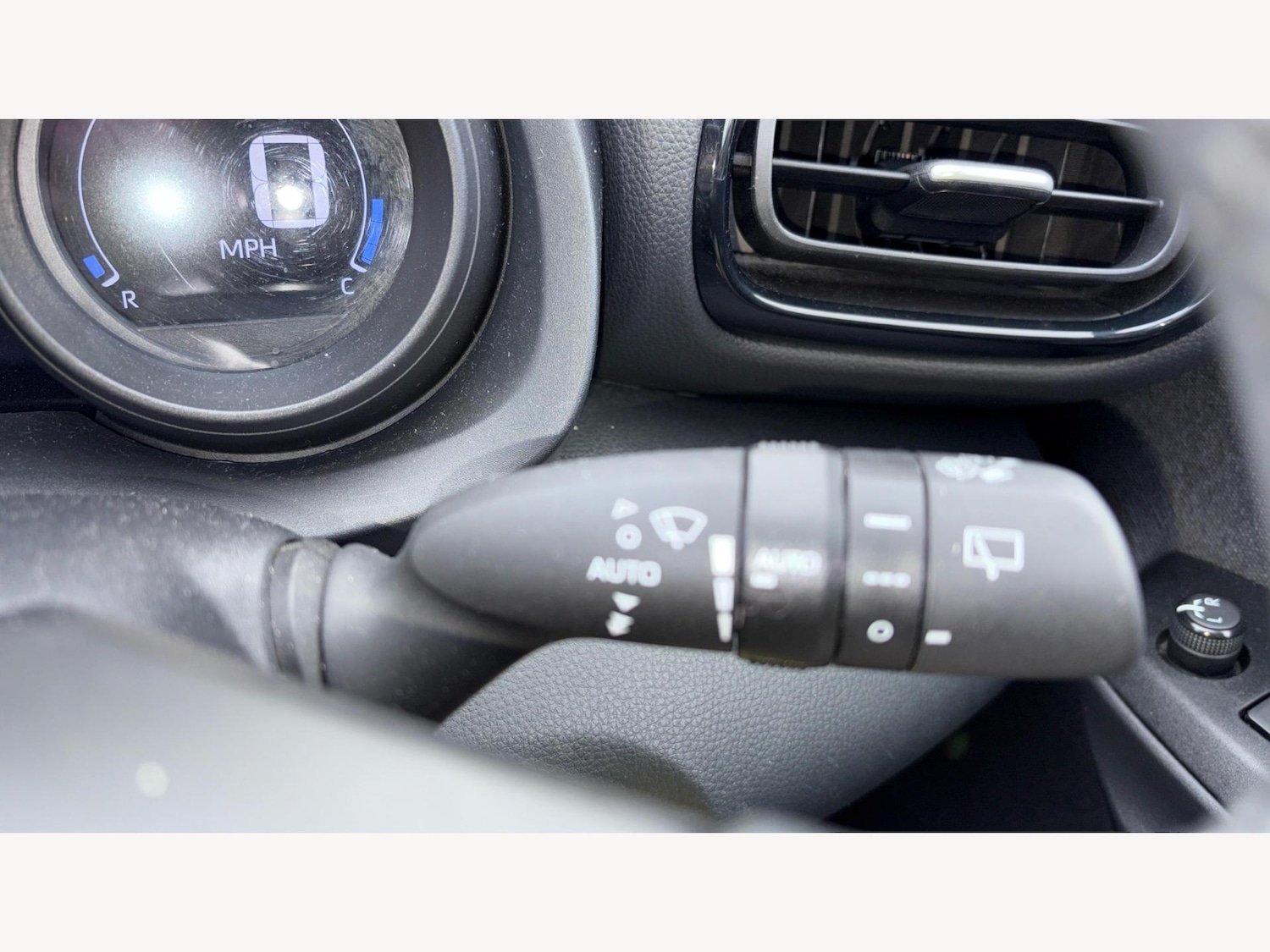 Used Toyota Yaris 2021 for sale - 77216075: Photo 28