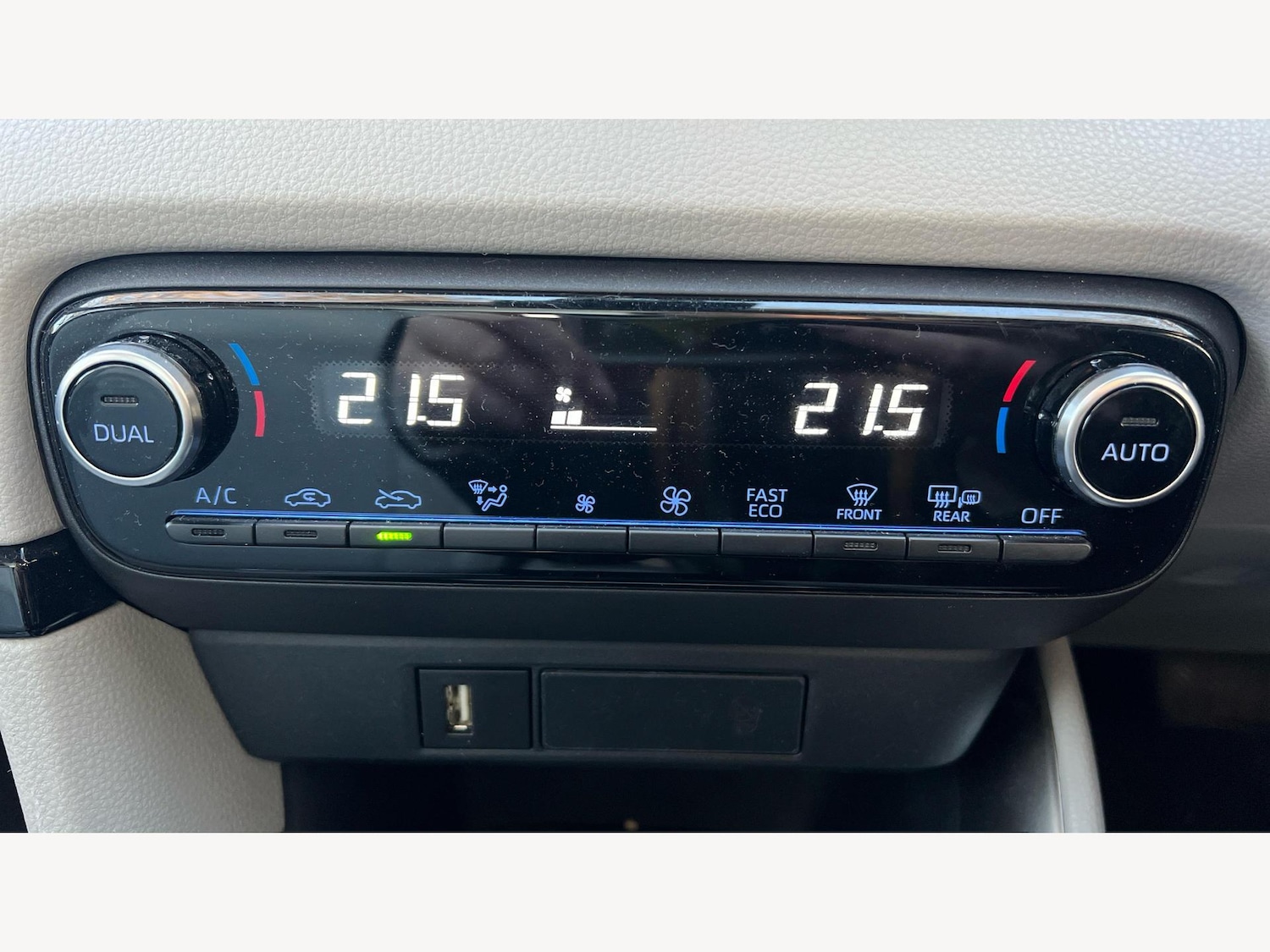 Used Toyota Yaris 2021 for sale - 76613207: Photo 26