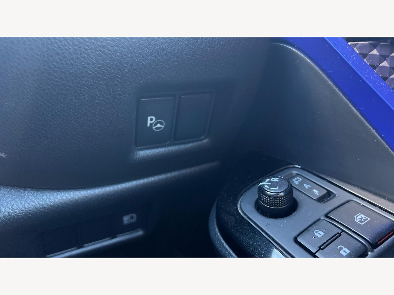 Used Toyota C-HR for sale - 77683711: Photo 23