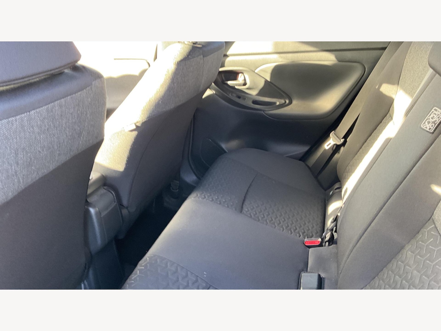 Used Toyota Yaris Cross 2022 for sale - 77073927: Photo 15