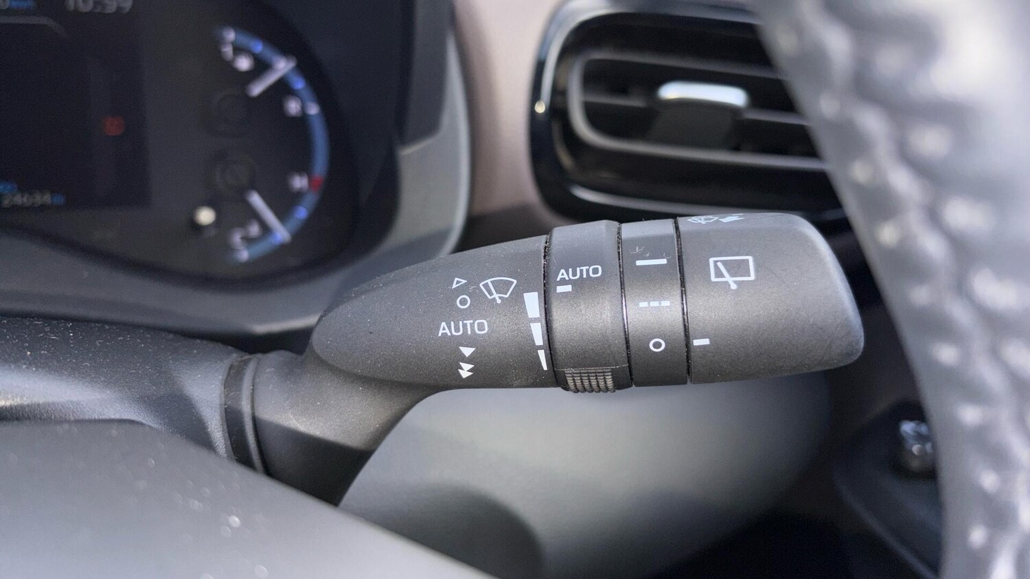 Used Toyota Yaris Cross for sale - 77768093: Photo 32