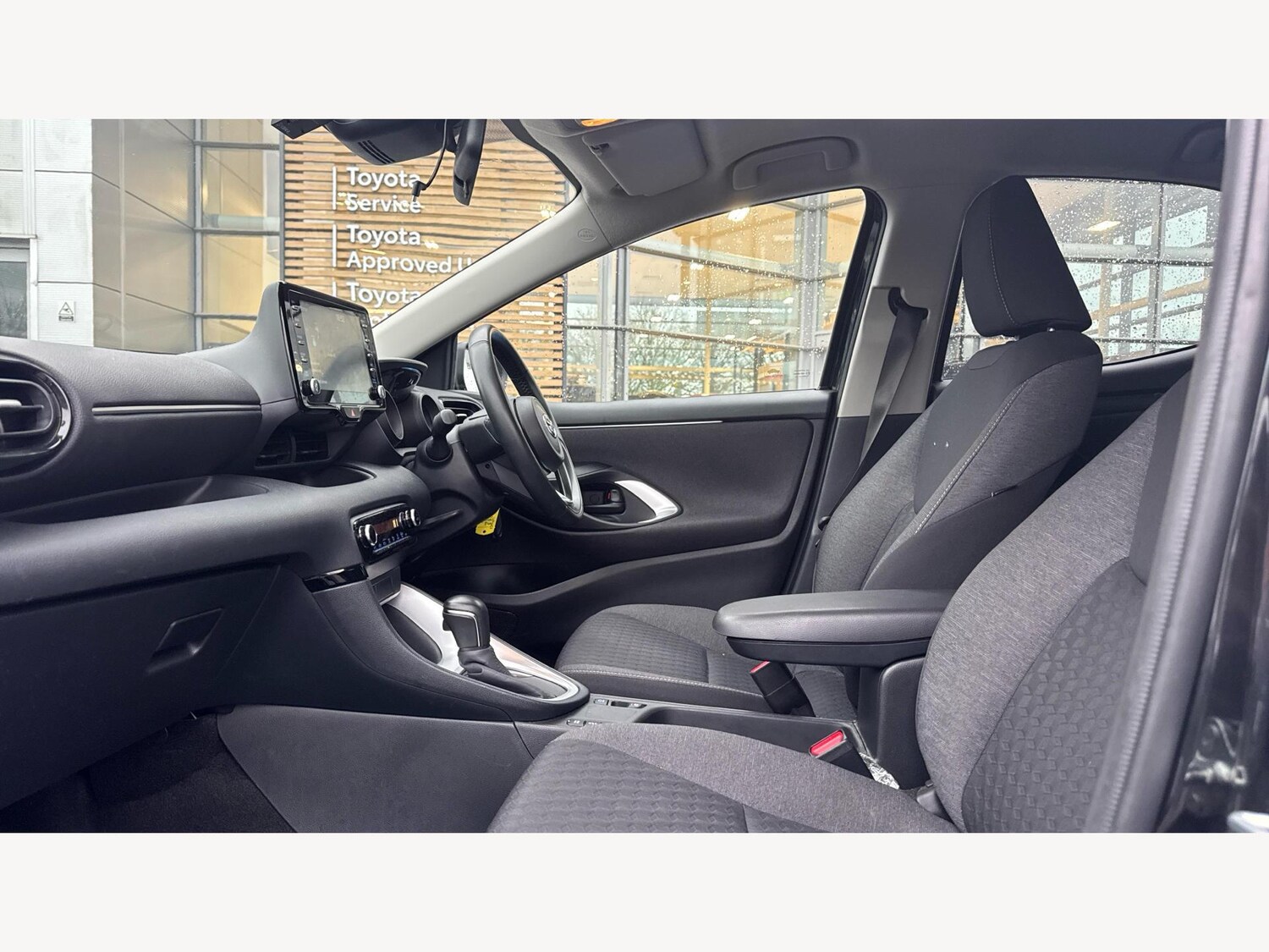 Used Toyota Yaris 2023 for sale - 77574270: Photo 12