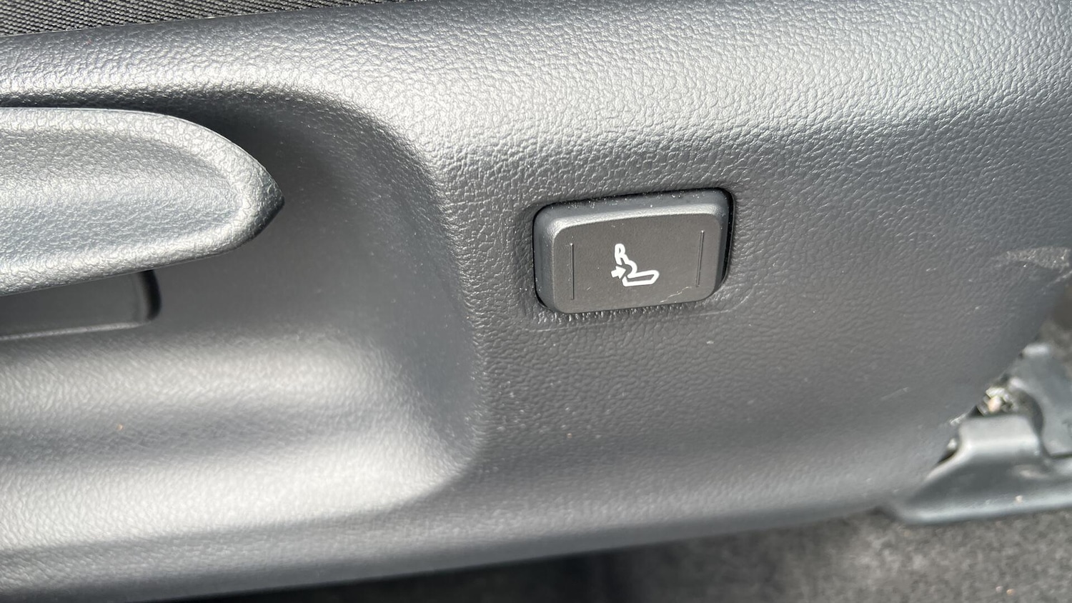 Used Toyota C-HR 2020 for sale - 77838486: Photo 39