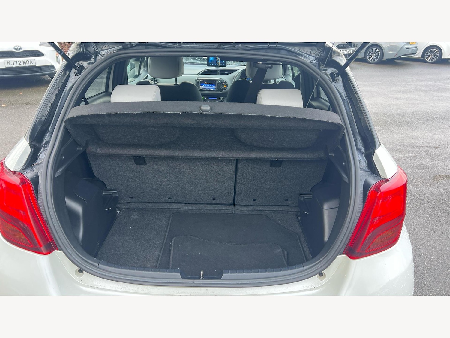 Used Toyota Yaris 2016 for sale - 77279385: Photo 16